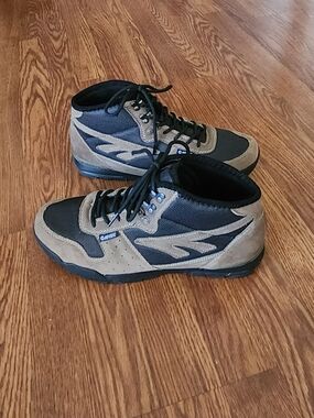 Hi-Tec Men's Black & Brown Mid-Top Lace-Up Boots